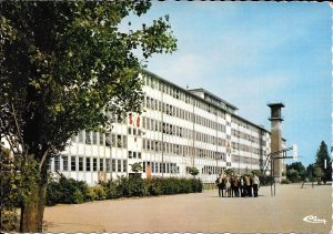 lycée de Corbeil-essonnes. Pol Abraham