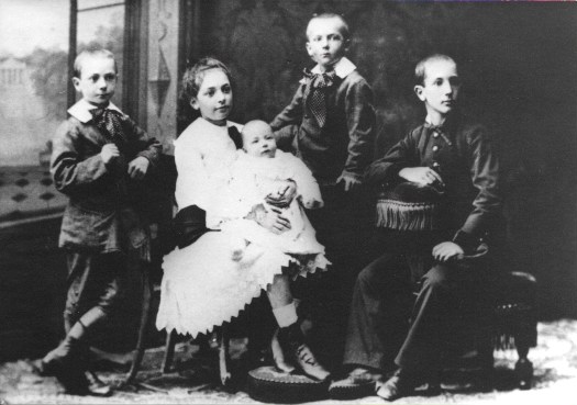 Enfants Amieux vers 1879 Lorec